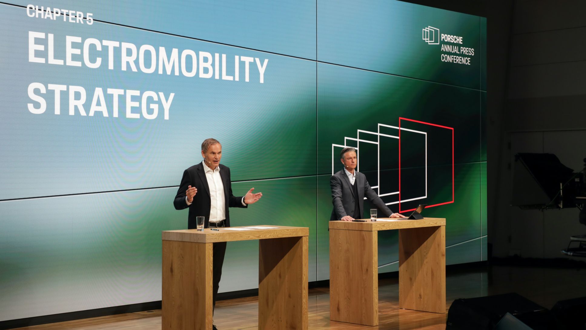 Oliver Blume, Chairman of the Executive Board of Porsche AG, Lutz Meschke, Deputy Chairman of the Executive Board and Member of the Executive Board responsible for Finance and IT of Porsche AG, l-r, Annual Press Conference, 2022, Porsche AG