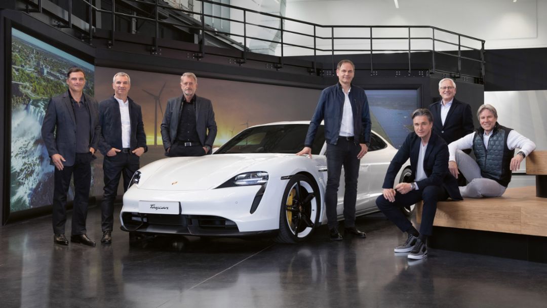Michael Steiner, Albrecht Reimold, Detlev von Platen, Oliver Blume, Lutz Meschke, Uwe-Karsten Städter, Andreas Haffner, l-r, Taycan Turbo S, Executive Board of Dr. Ing. h.c. F. Porsche AG, 2020, Porsche AG
