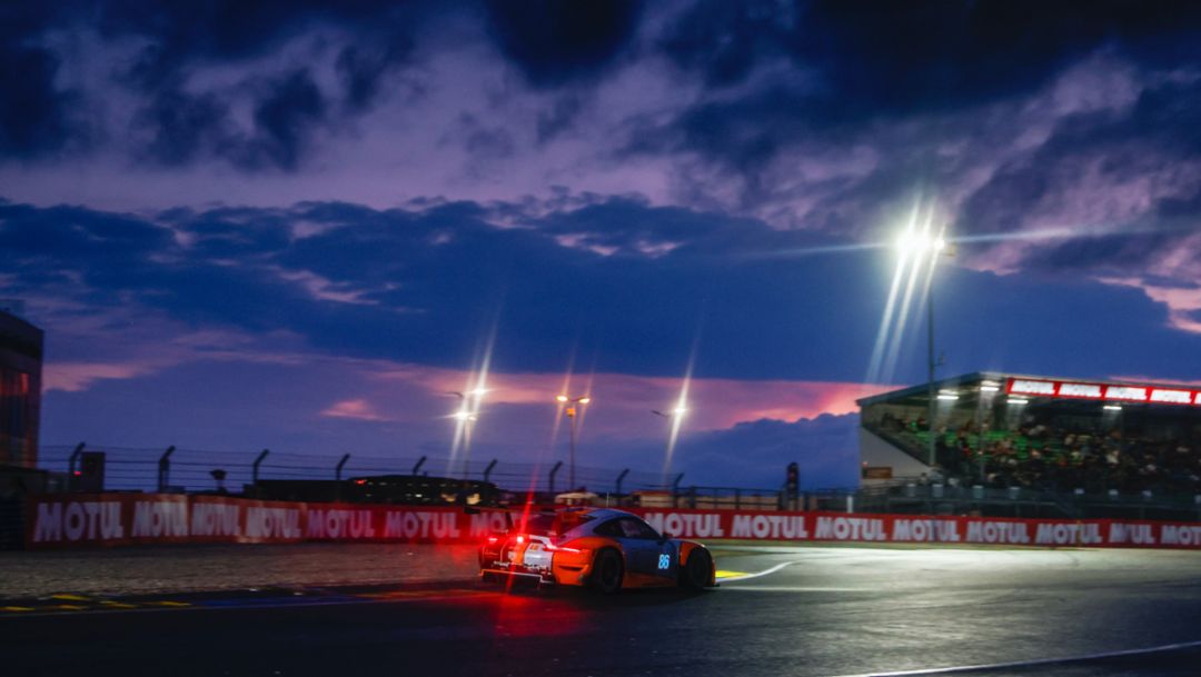 Porsche 911 RSR, GR Racing (#86), Ben Barker (UK), Riccardo Pera (I), Michael Wainwright (UK), Le Mans 24 Hours, Race, 2023, Porsche AG