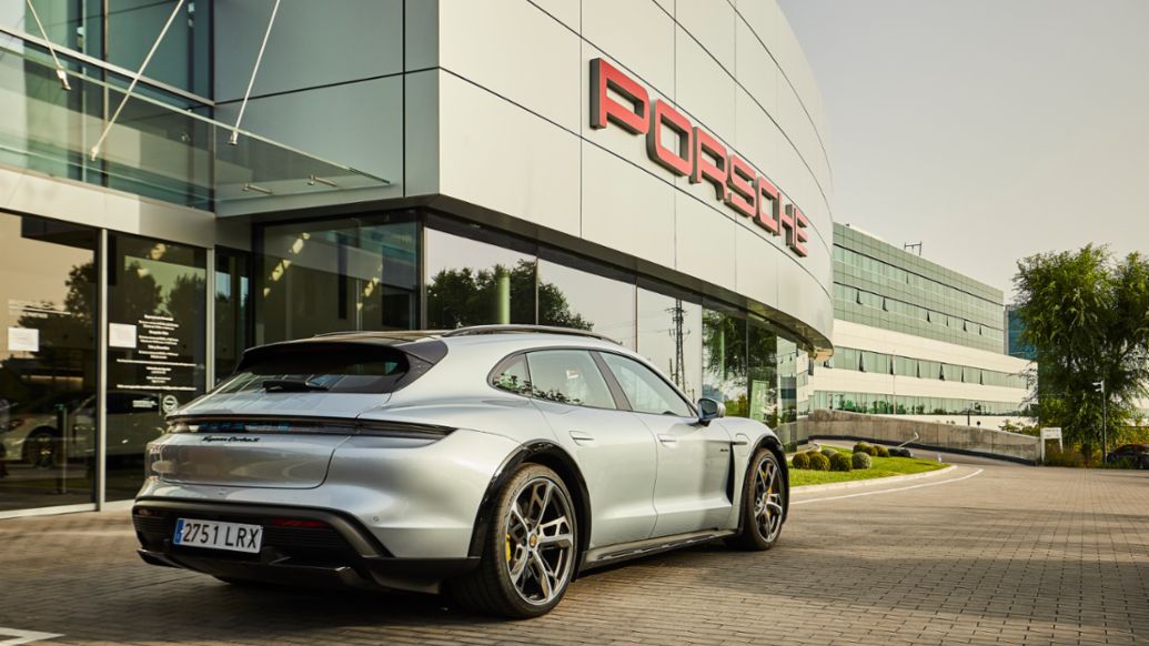 Porsche Taycan Turbo S Cross Turismo, ruta Madrid - Lisboa / Oporto - Madrid, 2021, Porsche Ib&eacute;rica