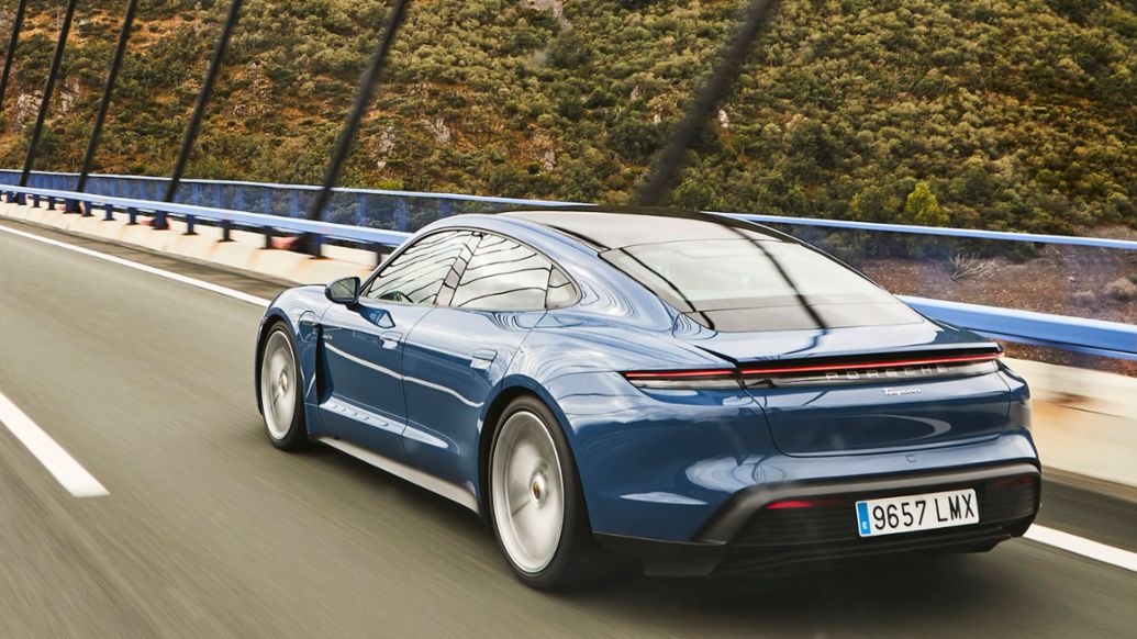 Porsche Taycan, ruta Gijón - Madrid, 2021, Porsche Ibérica