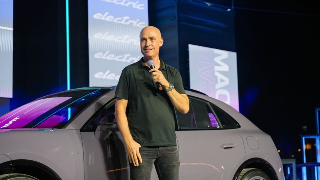 Manfred Braeunl, CEO for Porsche Middle East and Africa, Icons of Porsche, Dubai, 2024, Porsche AG