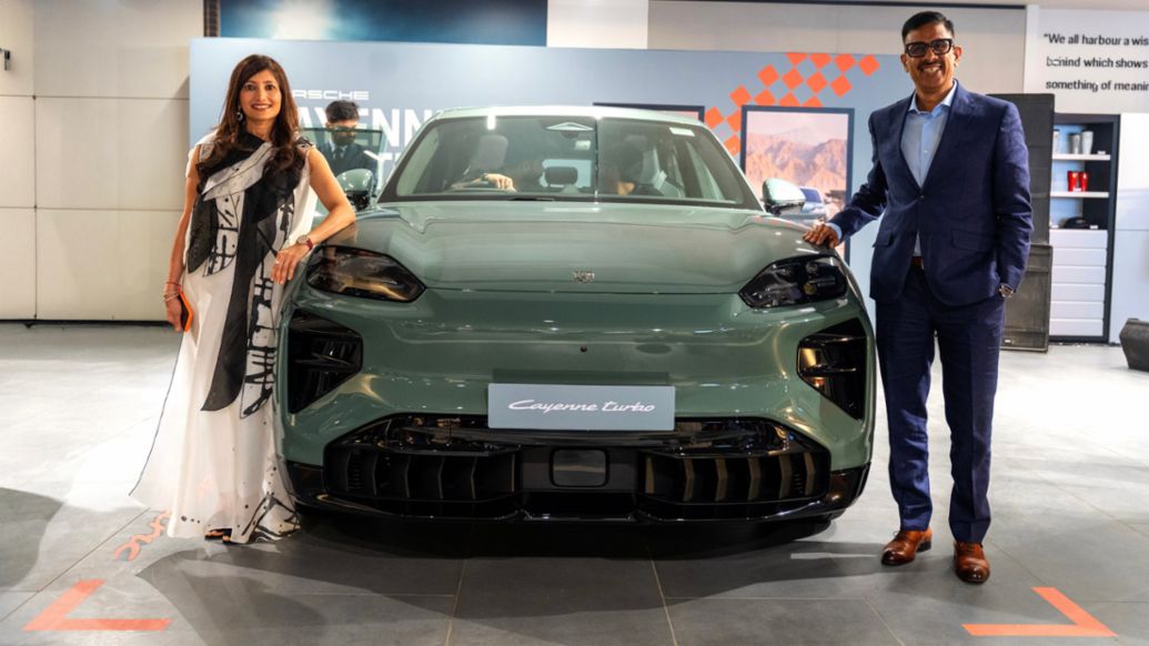  Palak Shah, Dealer Principal, Porsche Centre Ahmedabad with Ashutosh Dixit, Head Porsche India, l-r, Porsche Cayenne Turbo, 2026, Porsche Middle East