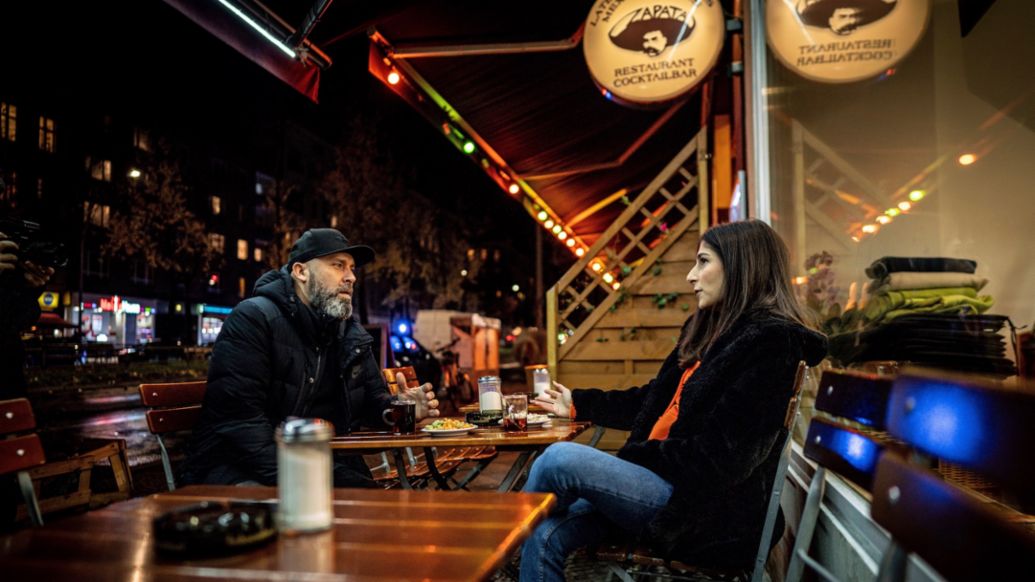 Niko H&uuml;ls, Author Miriam Davoudvandi, l-r, Roadtrip Back2Tape, Berlin, 2020, Porsche AG