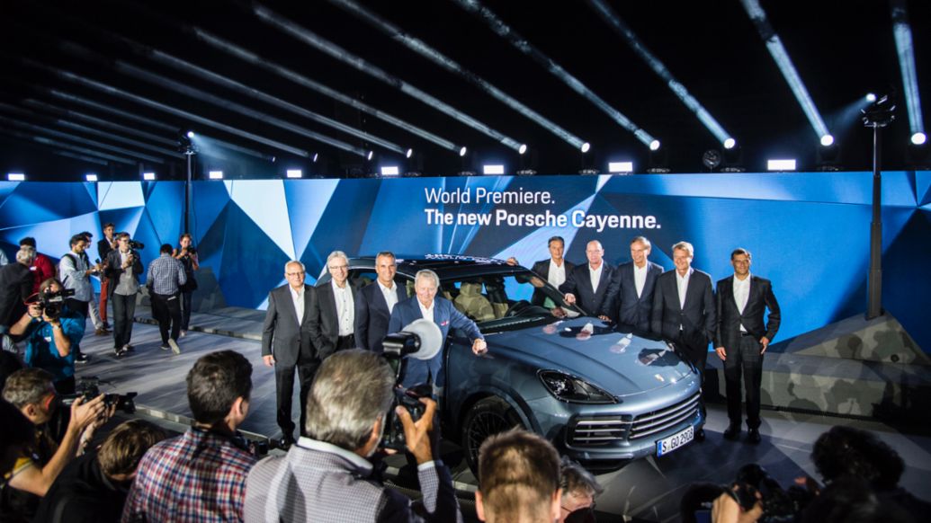 Uwe-Karsten St&auml;dter, Member of the Executive Board for Procurement, Andreas Haffner, Member of the Executive Board for Human Resources, Albrecht Reimold, Member of the Executive Board for Production and Logistics, Dr. Wolfgang Porsche, Chairman of the Supervisory Board, Lutz Meschke, Deputy Chairman of the Executive Board and Member of the Executive Board for Finance and IT, Uwe H&uuml;ck, Former Chairman of the Group Works Council, Oliver Blume, Chairman of the Executive Board, Detlev von Platen, Member of the Executive Board for Sales and Marketing, Michael Steiner, Member of the Executive Board Research and Development, l-r, Cayenne, World premiere Cayenne, Porsche Museum, 2017, Porsche AG