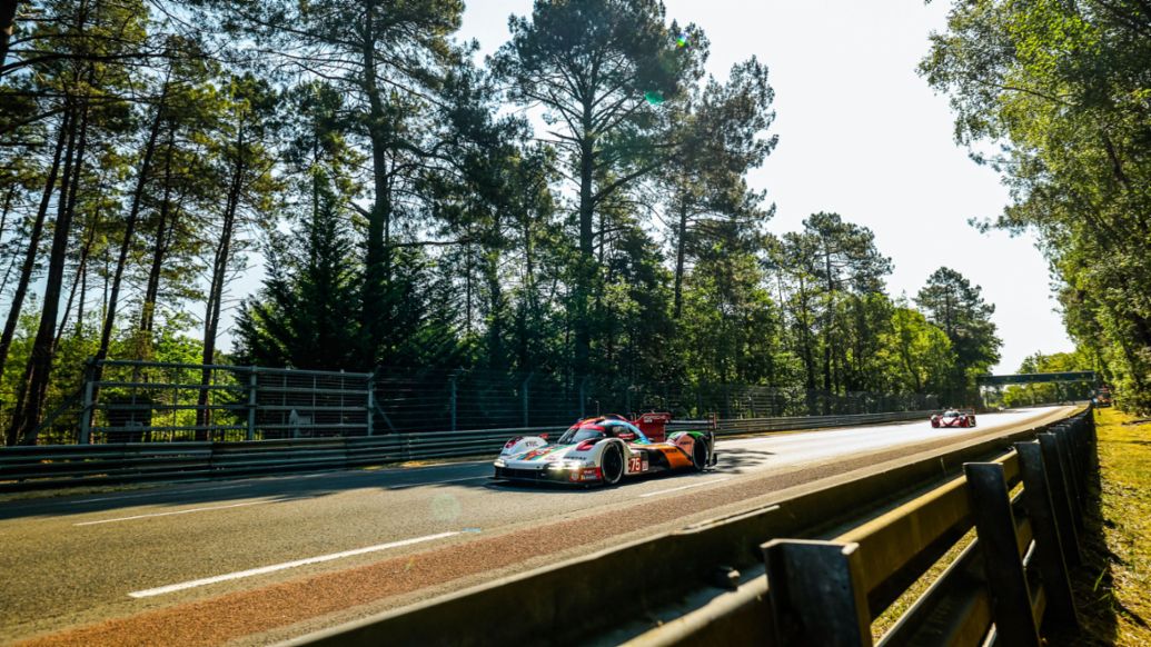 Mathieu Jaminet (F), Felipe Nasr (BR), Nick Tandy (UK), Porsche Penske Motorsport (#75), Porsche 963, 2023, Porsche AG 
