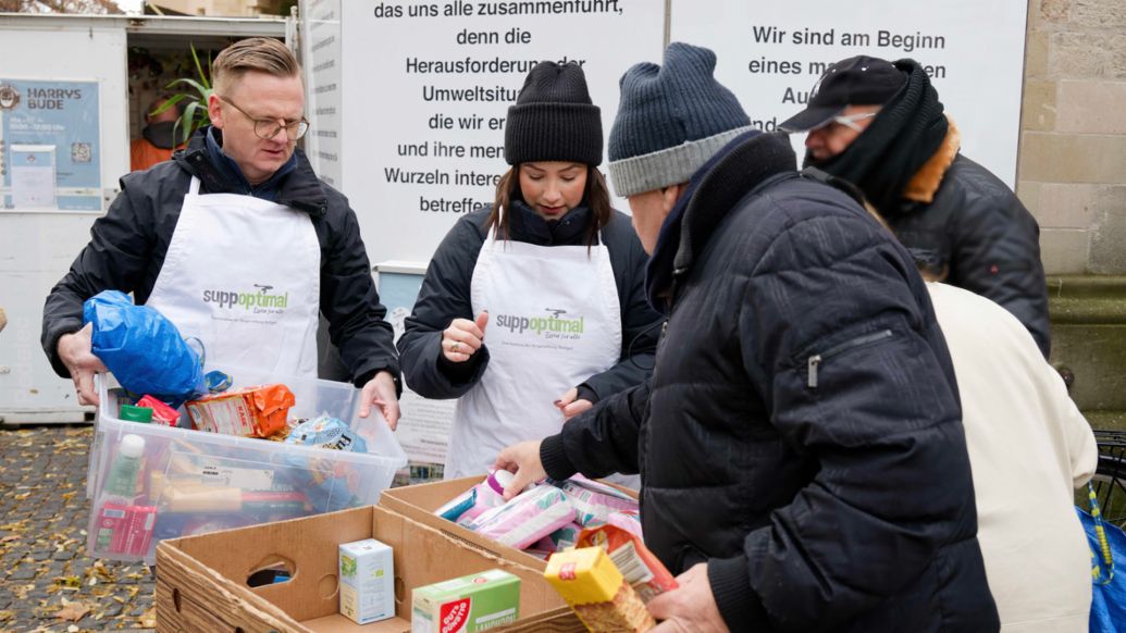 Kim-Lea Dongus, Directora de Proyectos Corporativos de Voluntariado en Porsche, iniciativa &ldquo;Porsche hilft&rdquo;, 2023, Porsche AG