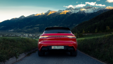Go To Stelvio! À l'assaut des virages du Stelvio avec le Porsche Macan GTS