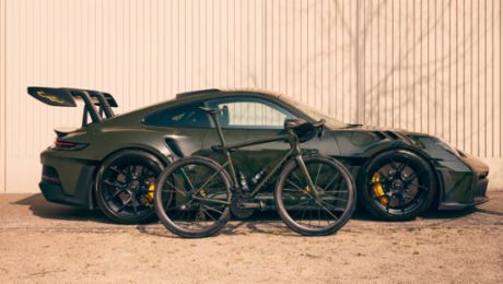 两种热爱，一种色彩：保时捷 911 GT3 RS 催生出与之相映的自行车