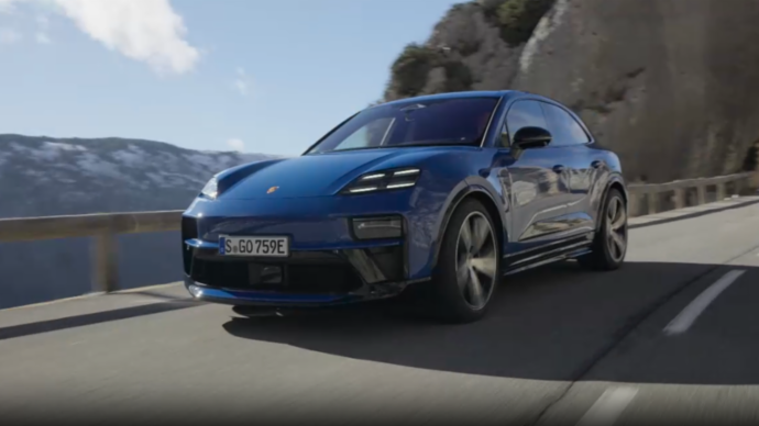 Footage Macan GTS, luganoblau
