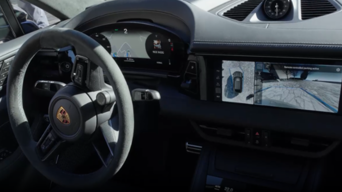 Macan GTS:  Trained und Remote Parking / Reversing Assist