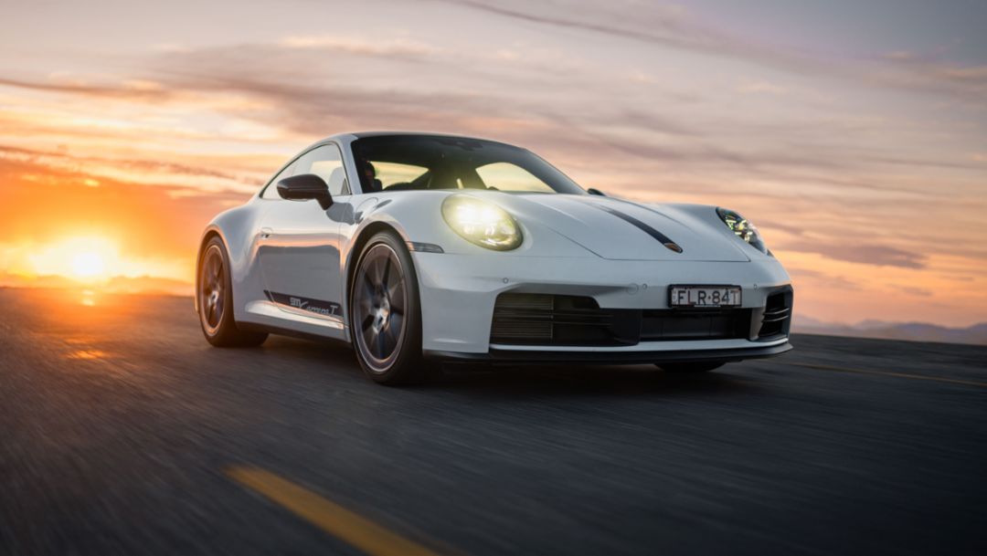 Product Highlights: The new 911 – T-Hybrid for significantly enhanced performance