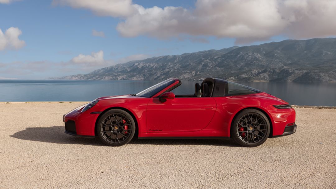 2025 Porsche 911 Targa 4 GTS