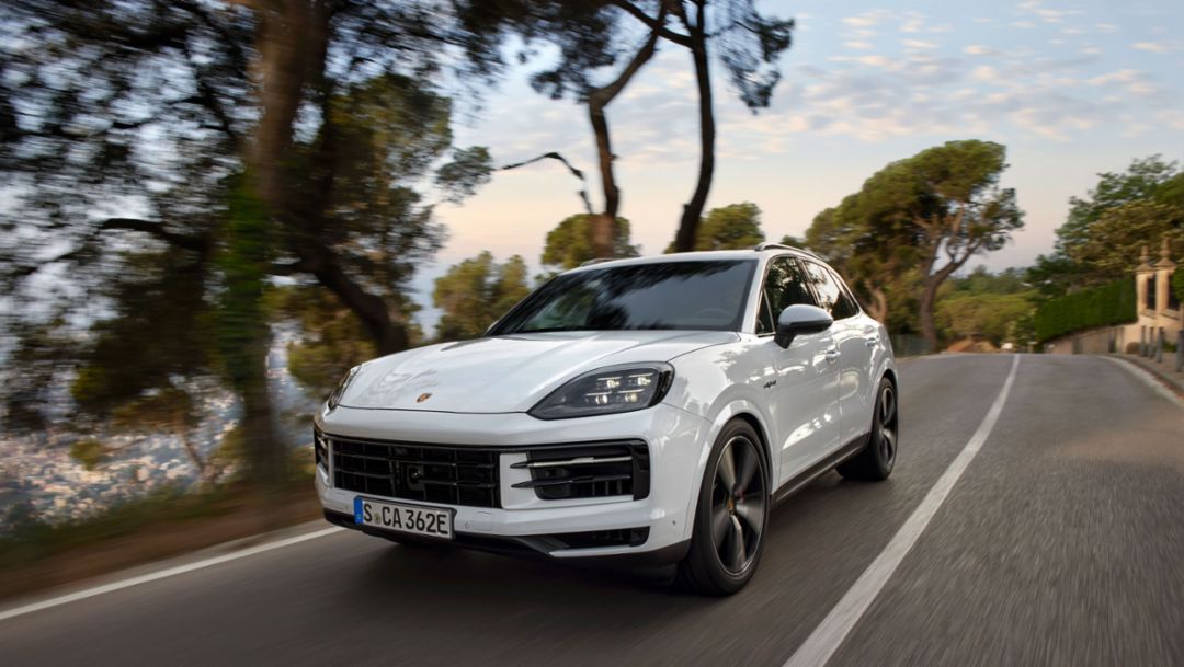 Porsche présente une troisième variante E-Hybrid de son Cayenne