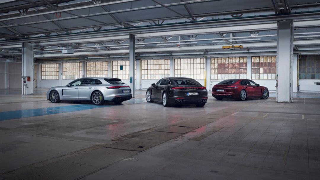 Porsche lance de nouveaux modèles de Panamera développant jusqu’à 700 ch