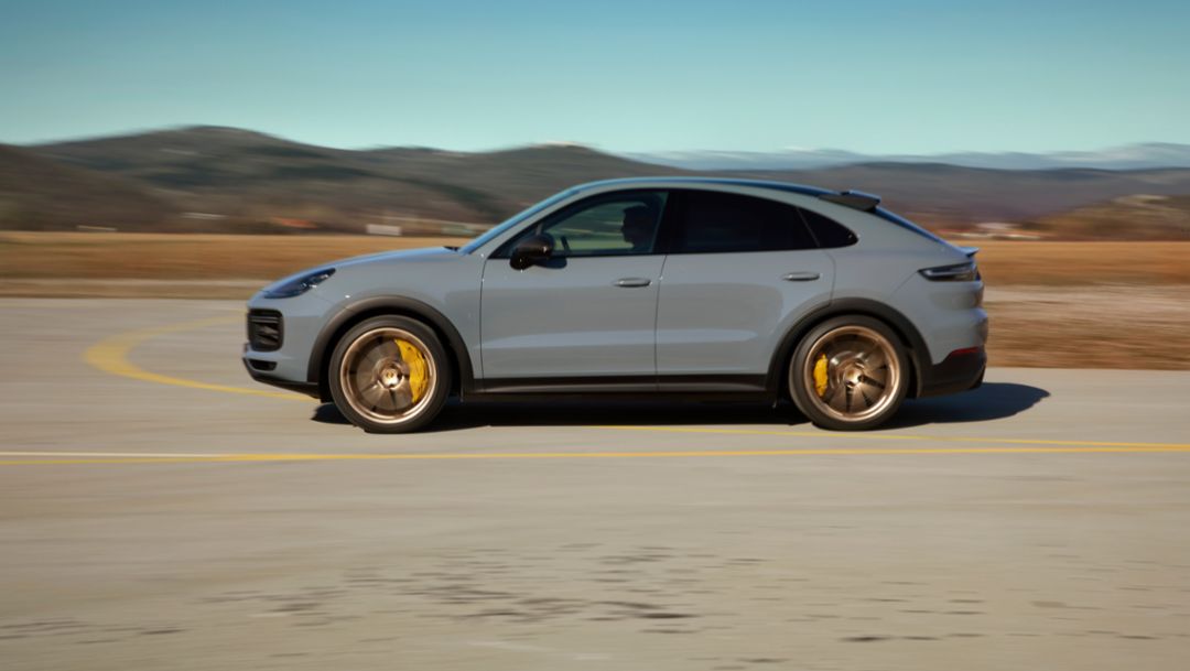 Un nou campion sportiv de la Porsche: Cayenne Turbo GT