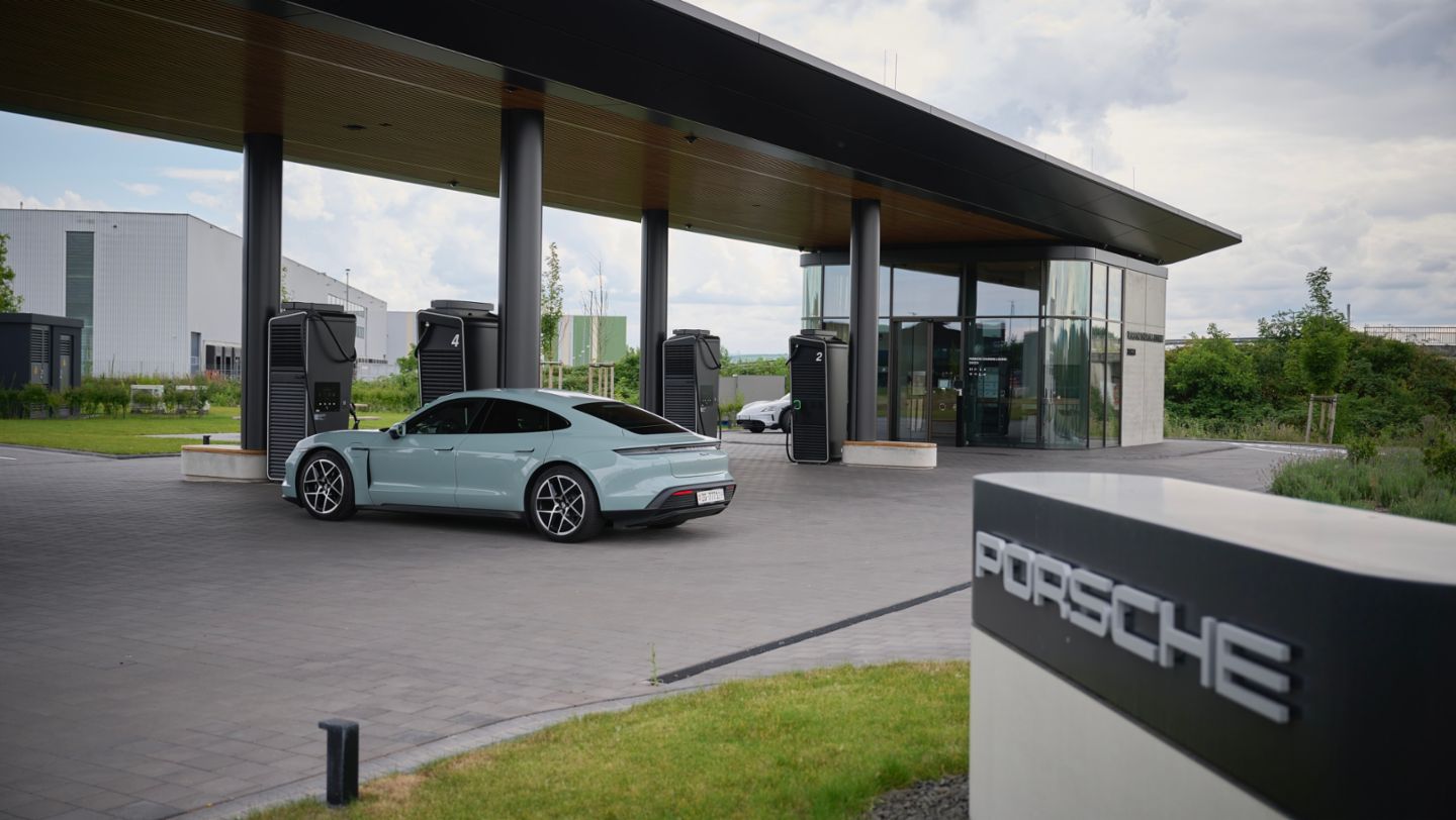 Taycan, 2024, Porsche Suiza