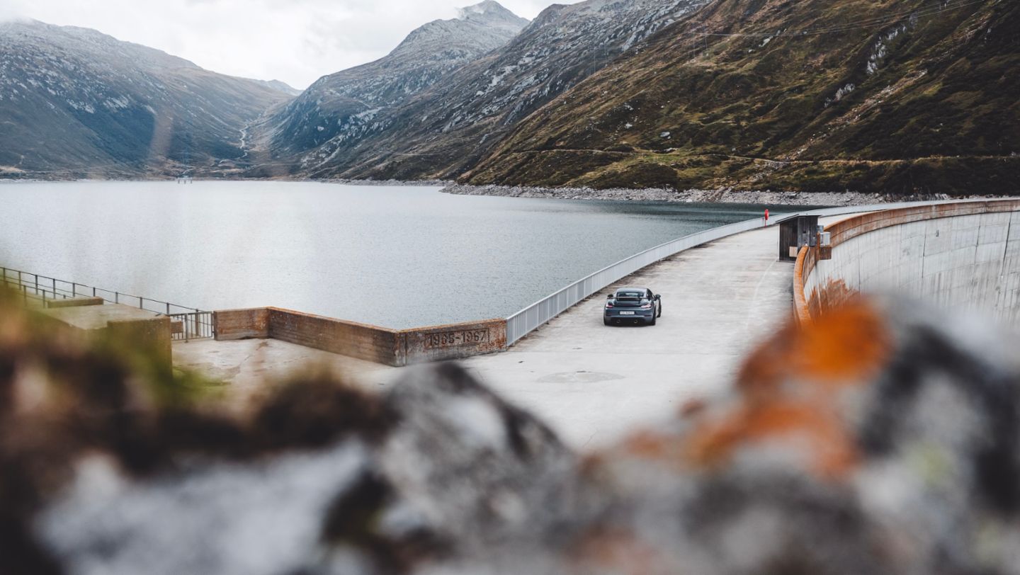 718 Cayman GT4 RS , Swiss Roads, 2024, Porsche Schweiz AG