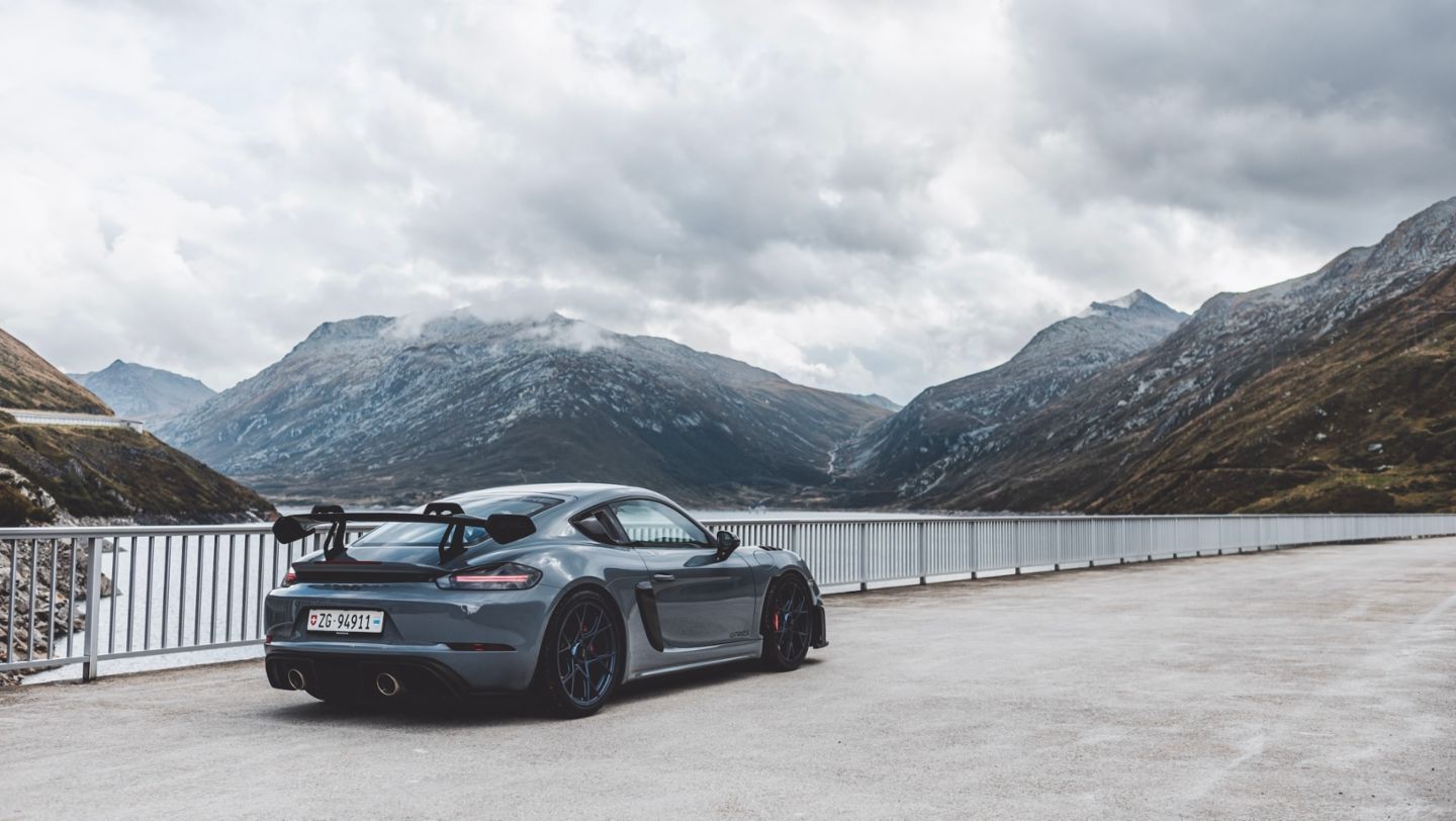 718 Cayman GT4 RS , Swiss Roads, 2024, Porsche Schweiz AG