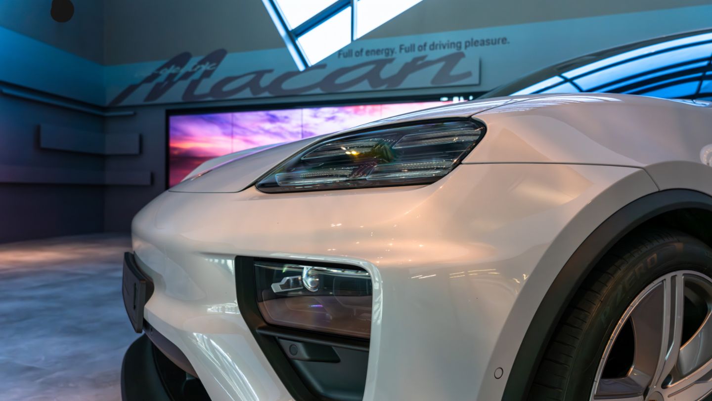Porsche Experience Centers welcome the new Macan Electric to the track