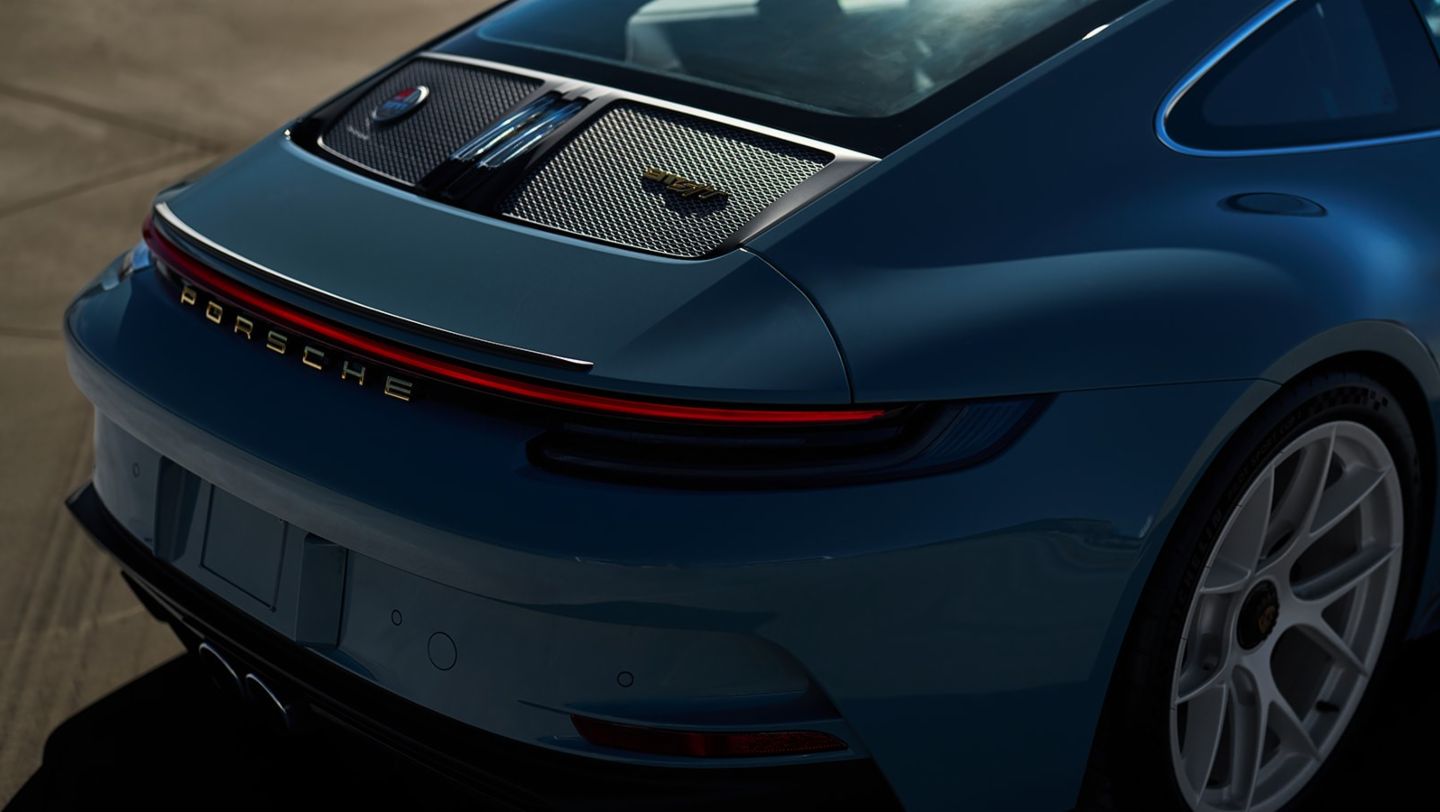 Porsche and RM Sotheby’s to auction rare 911 S/T to support the American Red Cross 