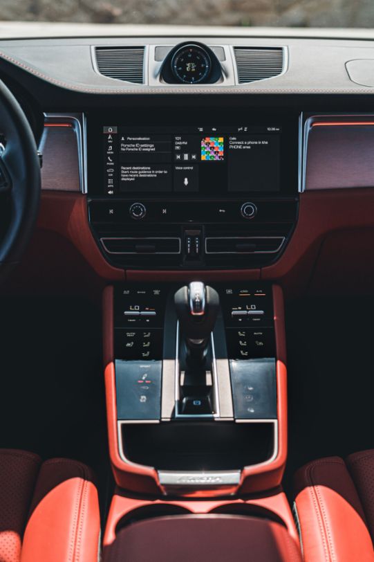 Macan, Volcano Grey, 2021, PCNA