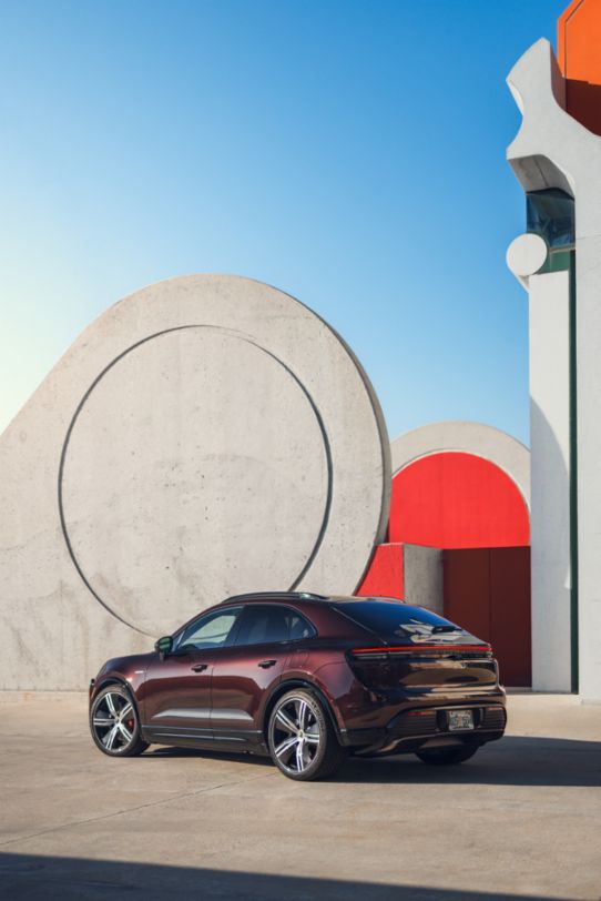 Copper Ruby Metallic Macan Turbo