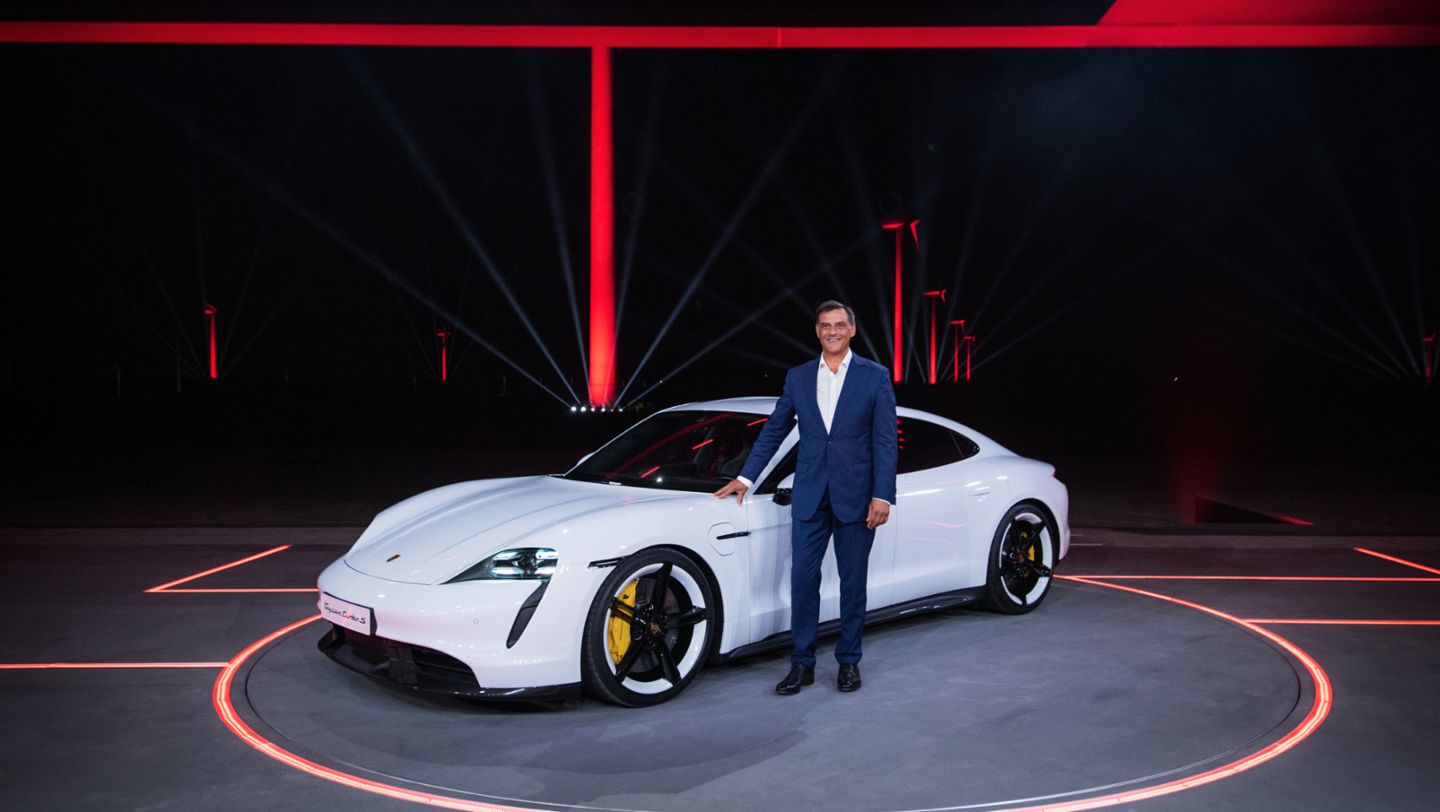 Michael Steiner, Miembro de la Junta Directiva de Porsche, Taycan Turbo S, estreno mundial en Asia, 2019, Porsche AG