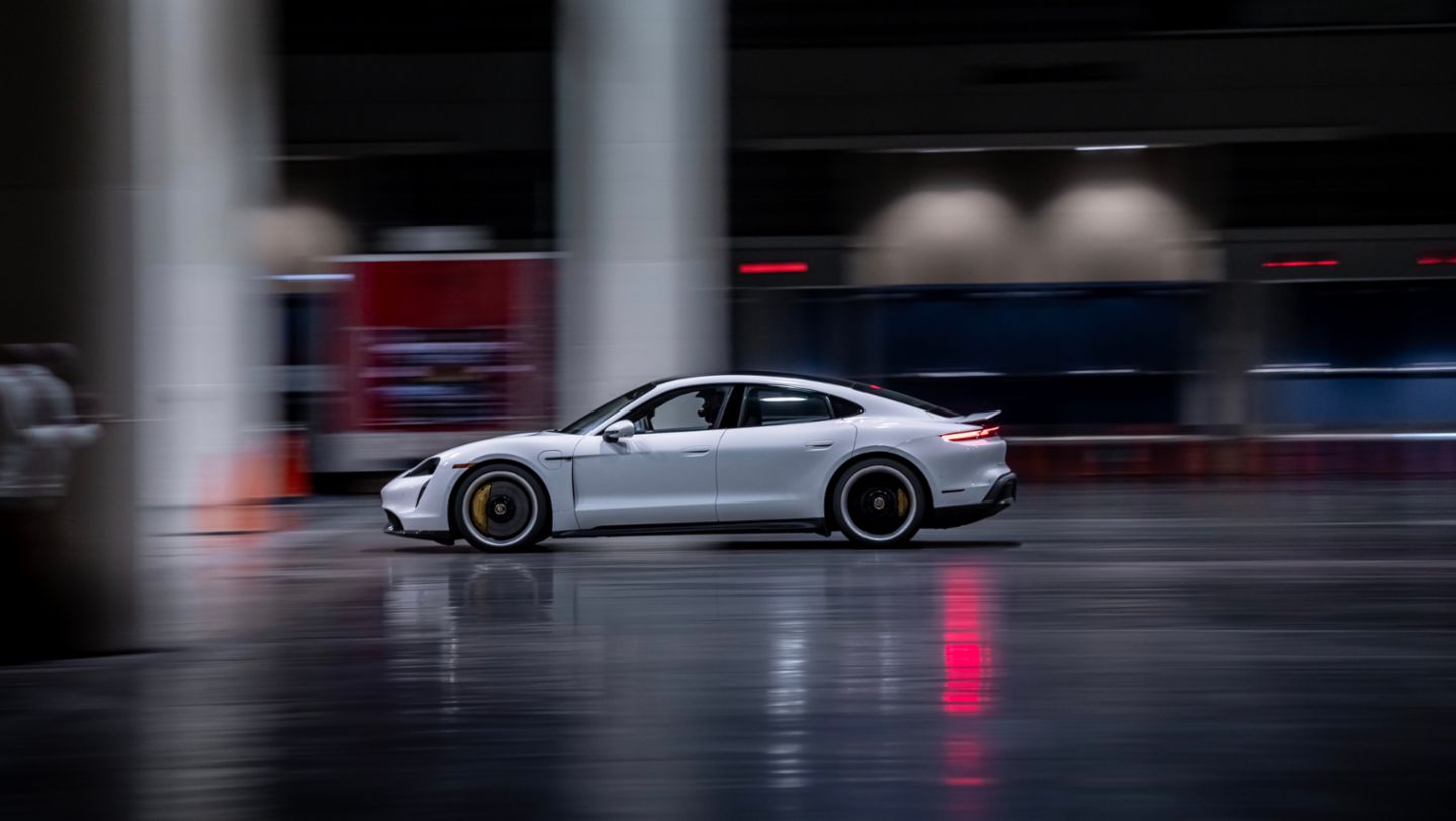 Taycan Turbo S, 2021, Porsche AG