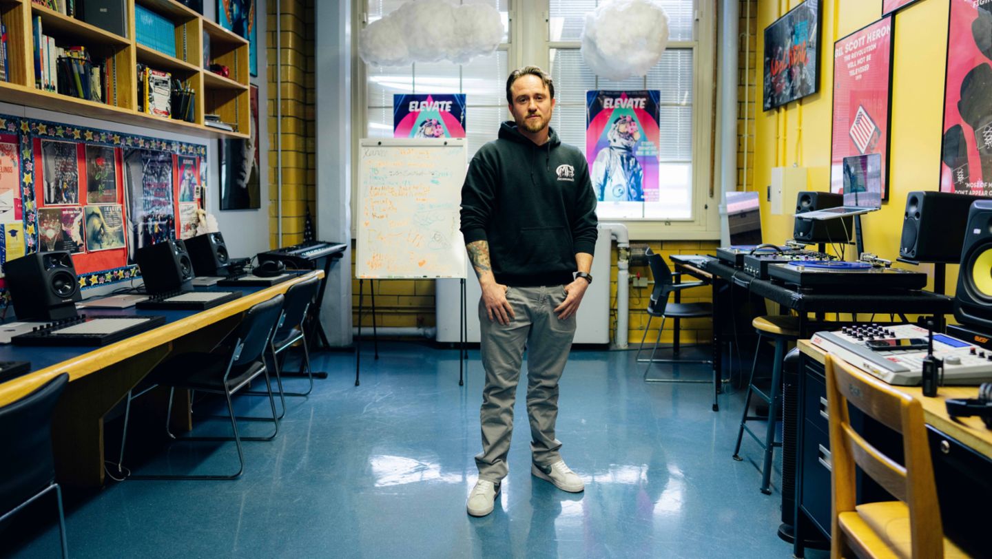 JC Hall (Hip Hop Therapy), 2023, Porsche AG