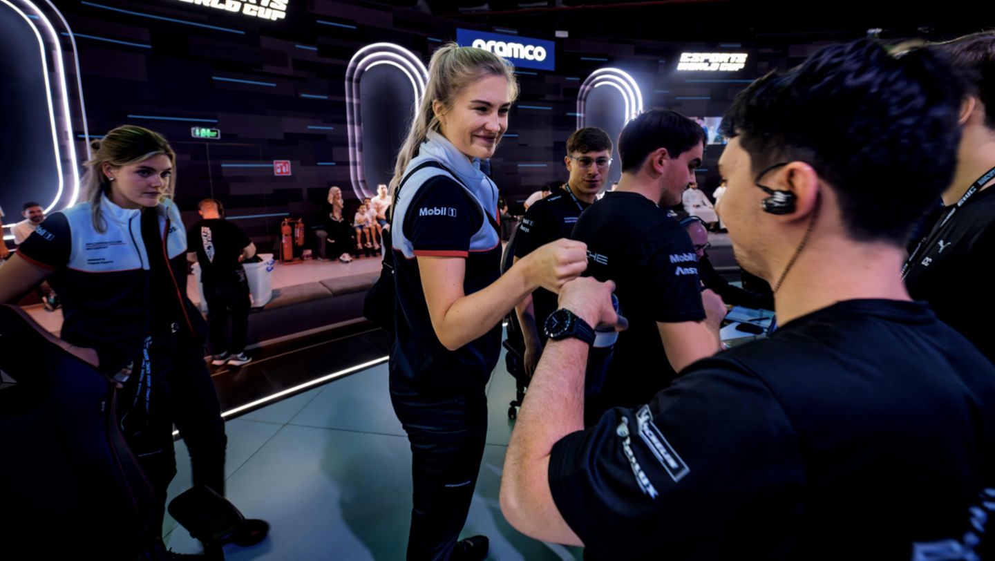 Nina Braack, Directora de eSports de Porsche Motorsport, 2024, Porsche AG