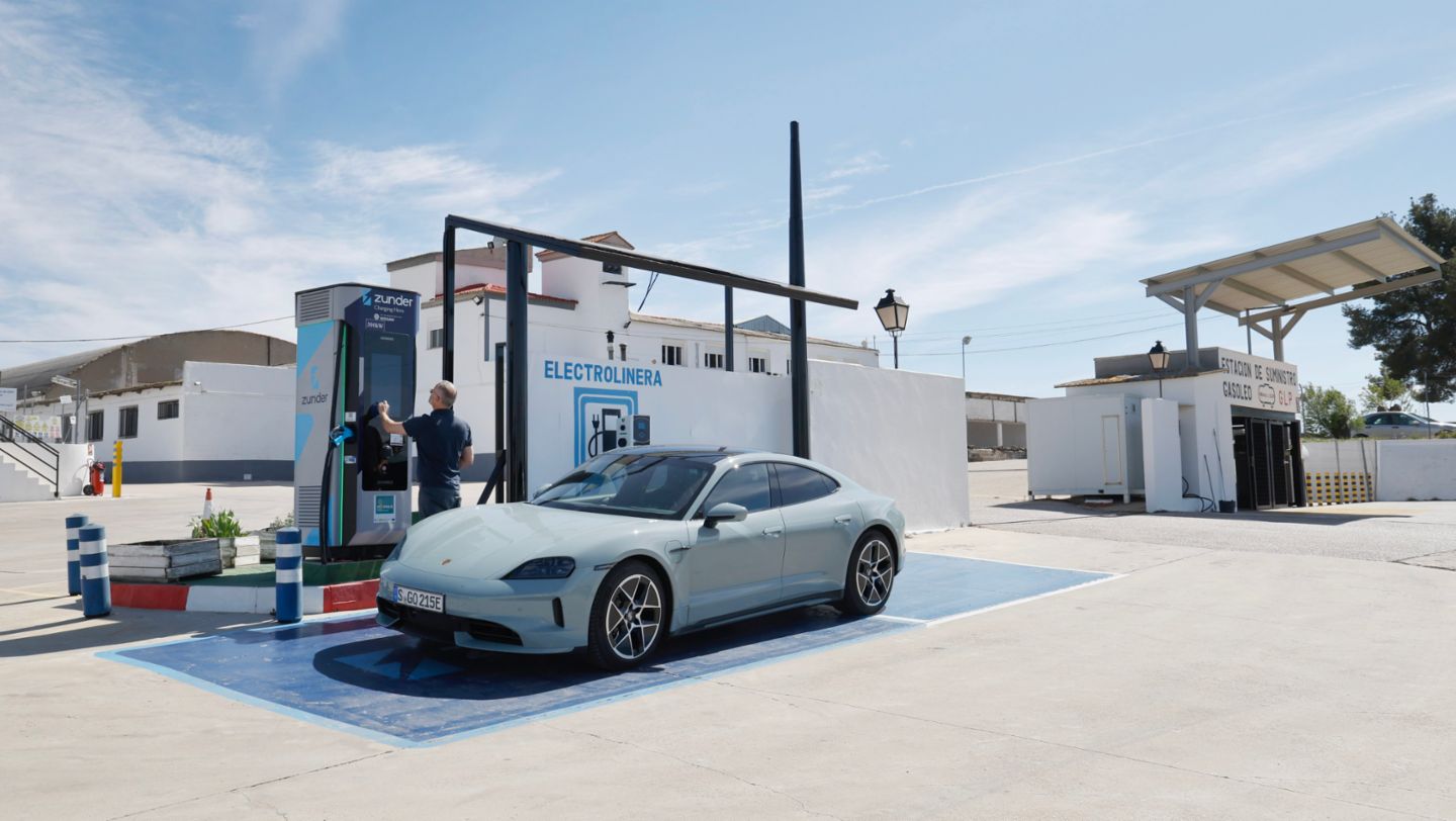 Ruta Stuttgart - Sevilla, Porsche Taycan, 2024, Porsche AG